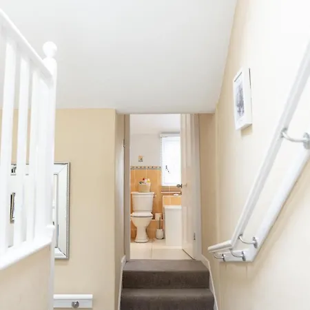 4 Private Bedroom House With 3 Parking Spaces Free Perth Exterior photo