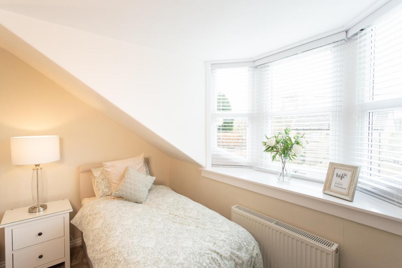 4 Private Bedroom House With 3 Parking Spaces Free Appartement