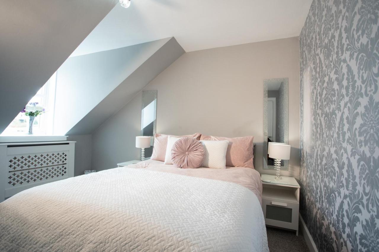 4 Private Bedroom House With 3 Parking Spaces Free * Perth