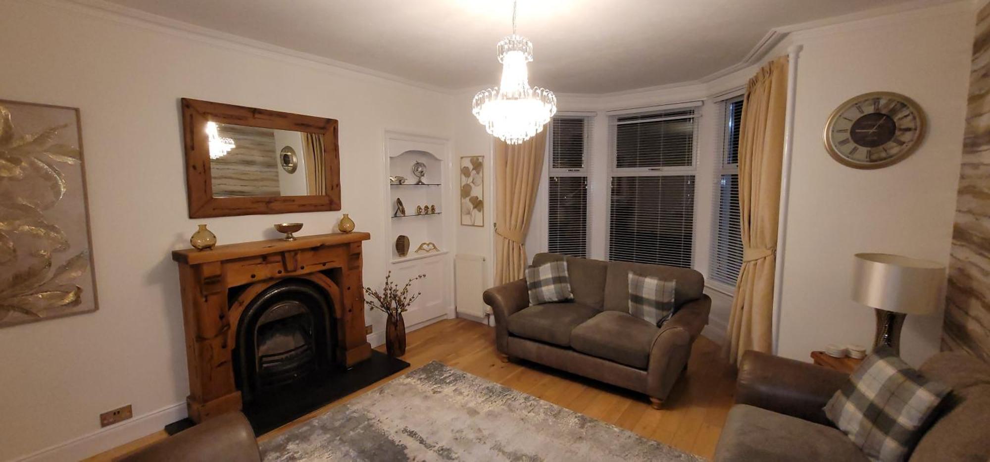 4 Private Bedroom House With 3 Parking Spaces Free * Perth
