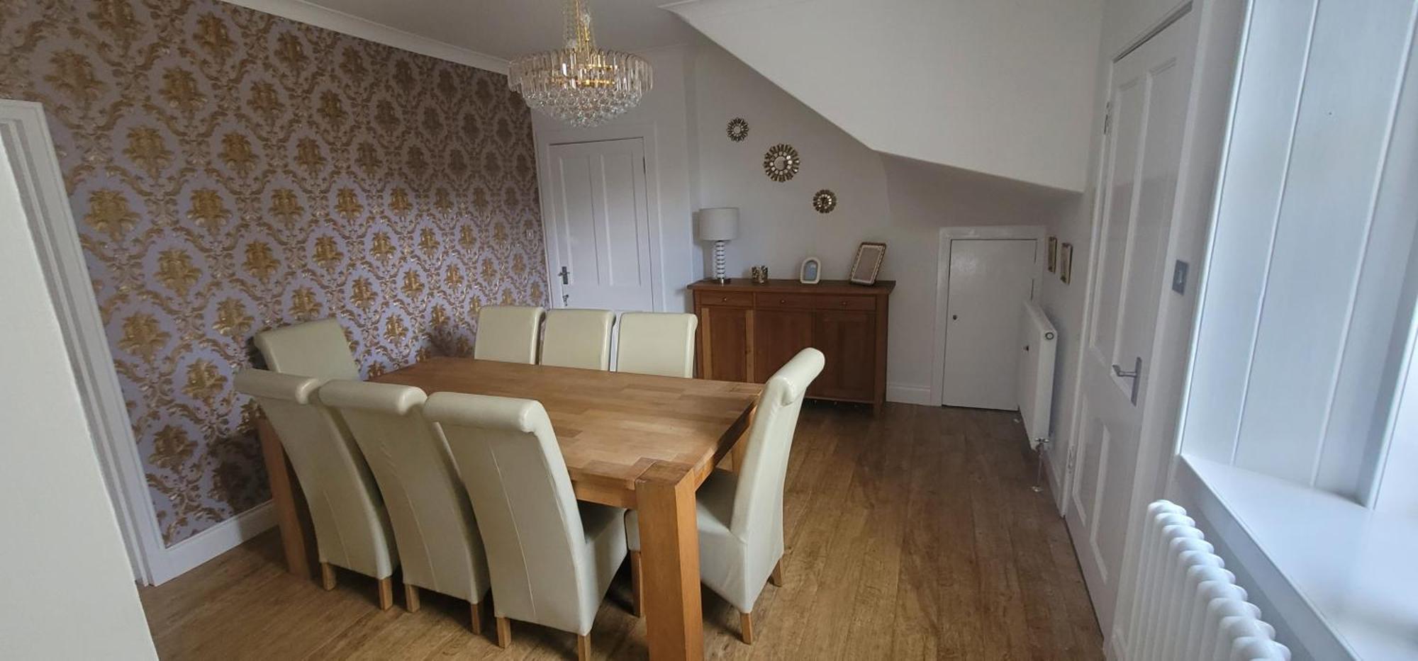 4 Private Bedroom House With 3 Parking Spaces Free Apartment