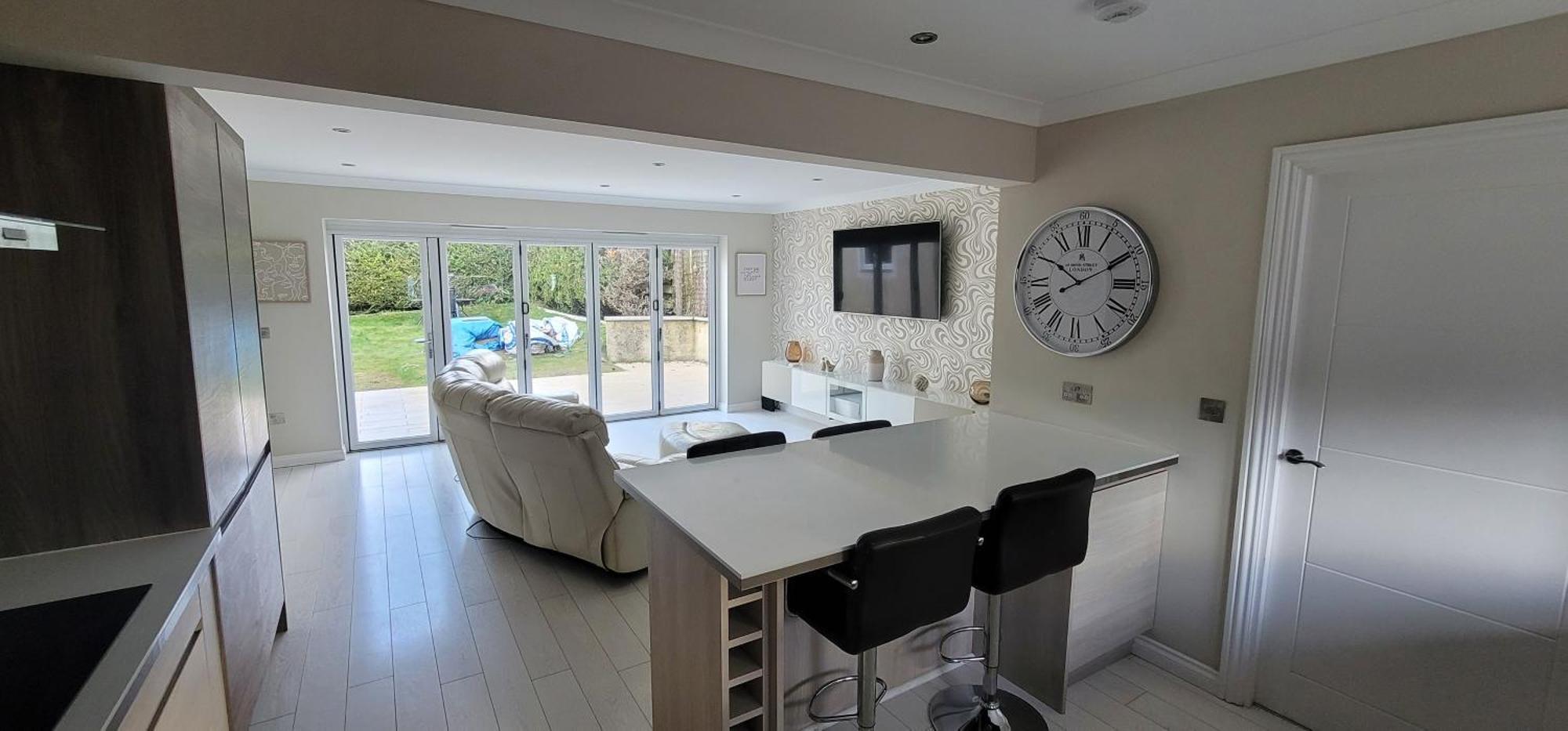 4 Private Bedroom House With 3 Parking Spaces Free Apartment *