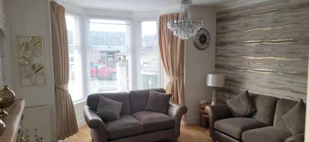 4 Private Bedroom House With 3 Parking Spaces Free Appartement *