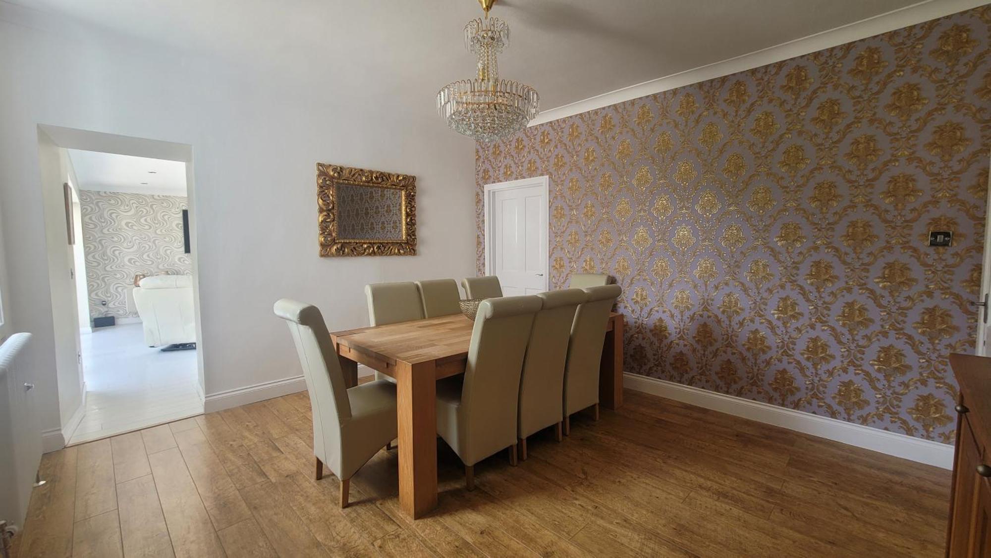 4 Private Bedroom House With 3 Parking Spaces Free Appartement *