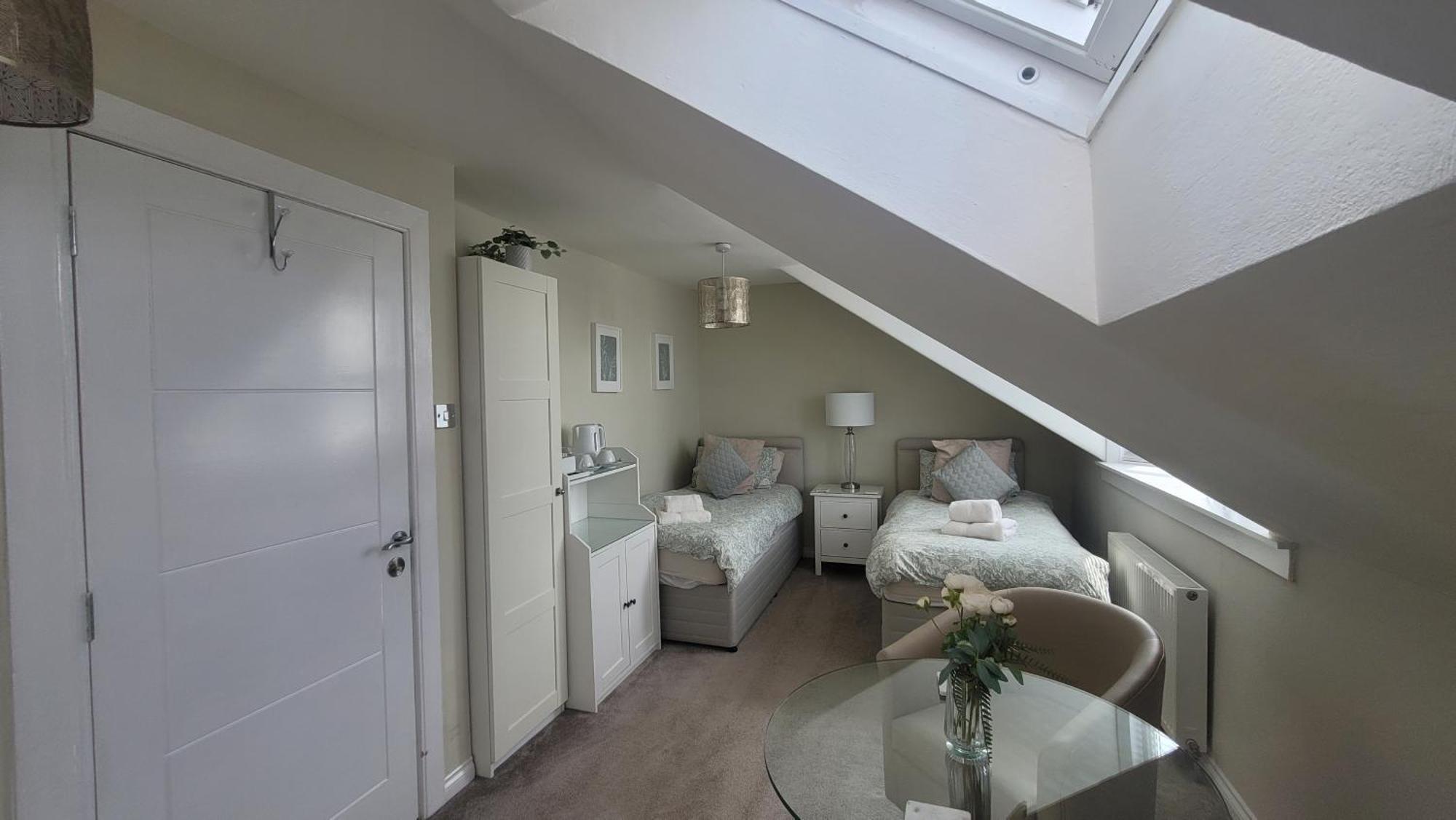 Appartement 4 Private Bedroom House With 3 Parking Spaces Free